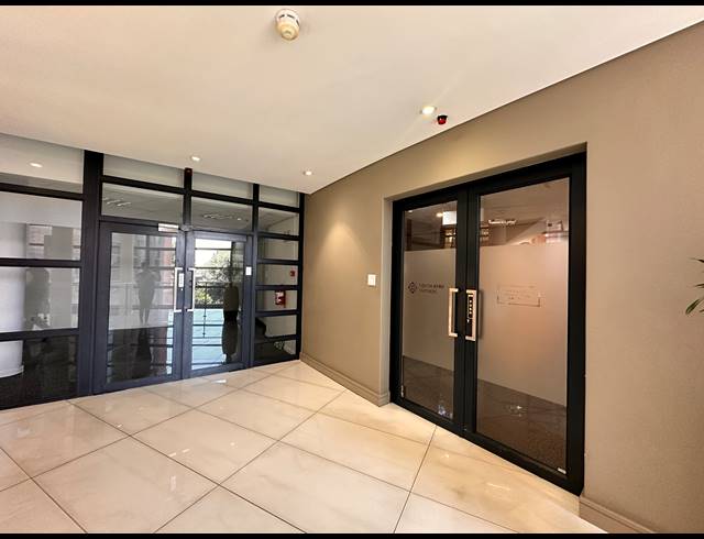 686M² OFFICE TO LET IN PARKTOWN